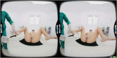 MedFetVR BBC Insertion for Young Med Student Pussy Gaping