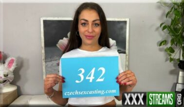 czechsexcastingcom Alia Star Cute brunette with sexy butt is
