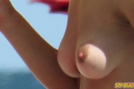 Amateur Gorgeous Topless Young Teens Beach Voyeur Close Up Video